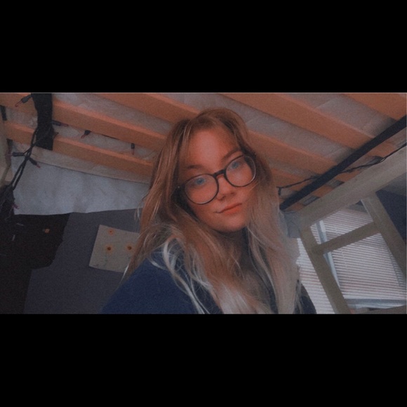 Meet your Posher, Nina - Picture 1 of 1